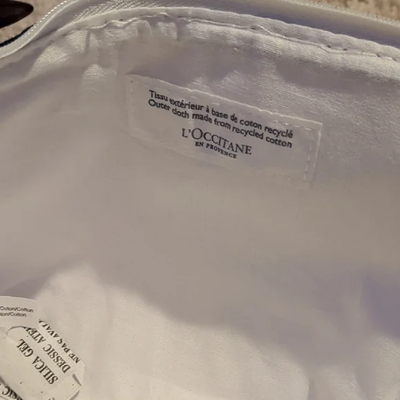 L'OCCITANE Hand Cream And Shower Oil With Floral Cosmetic Bag - Picture 5 of 5